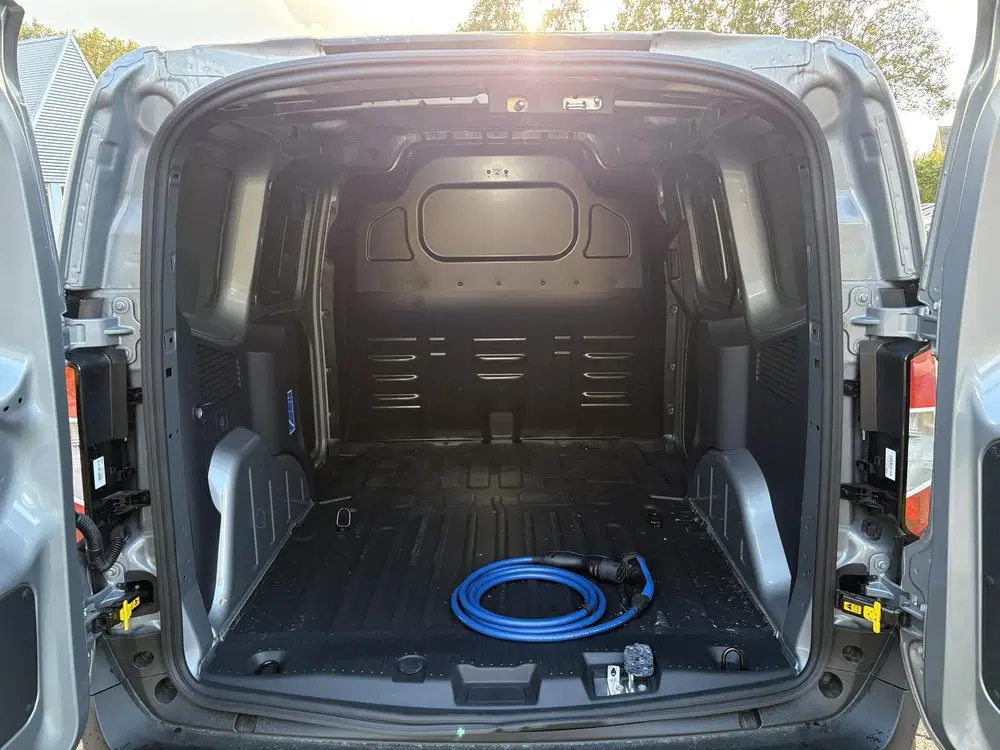 Ford Transit Courier Limited 46 kWh uit 2026, foto 10