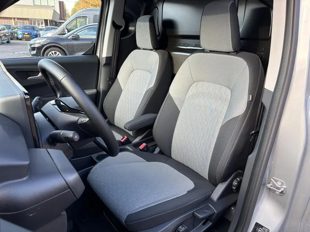 Ford Transit Courier Limited 46 kWh uit 2026, foto 15