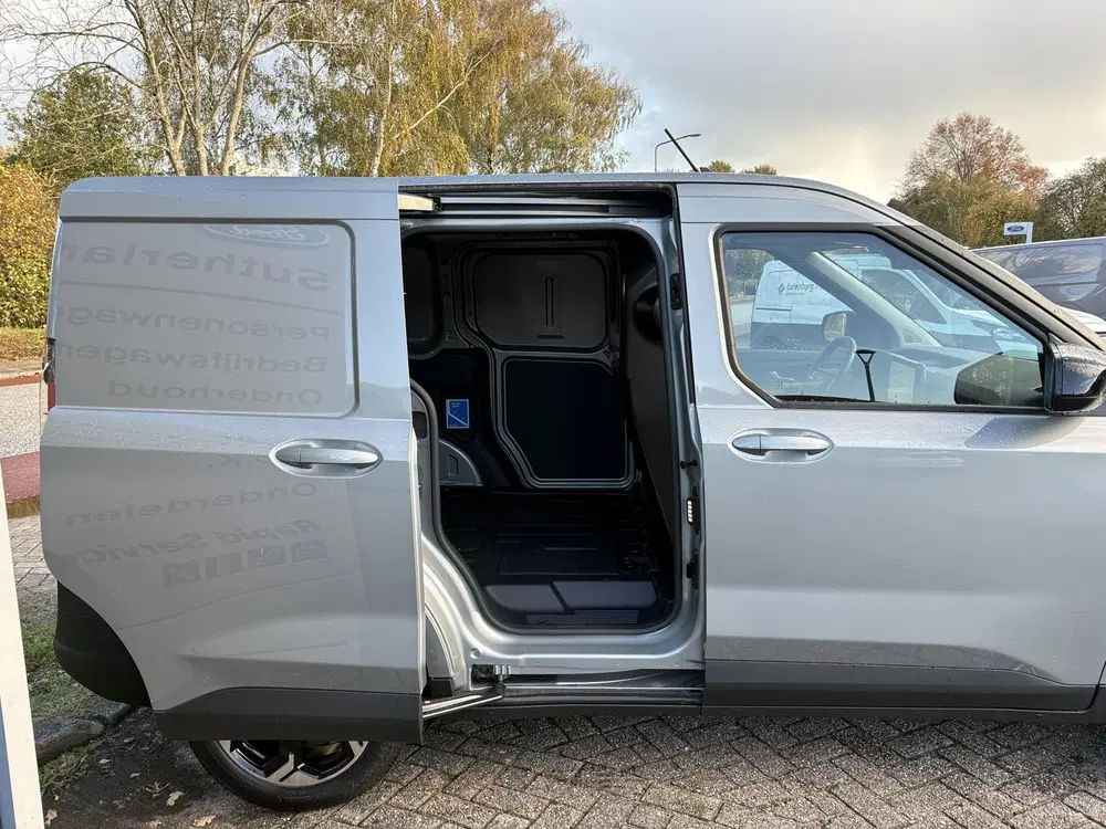 Ford Transit Courier Limited 46 kWh uit 2026, foto 9