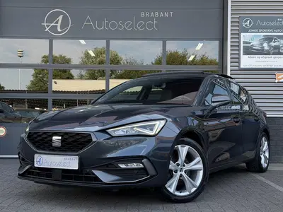 SEAT Leon 1.5 eTSI FR Pano uit 2022