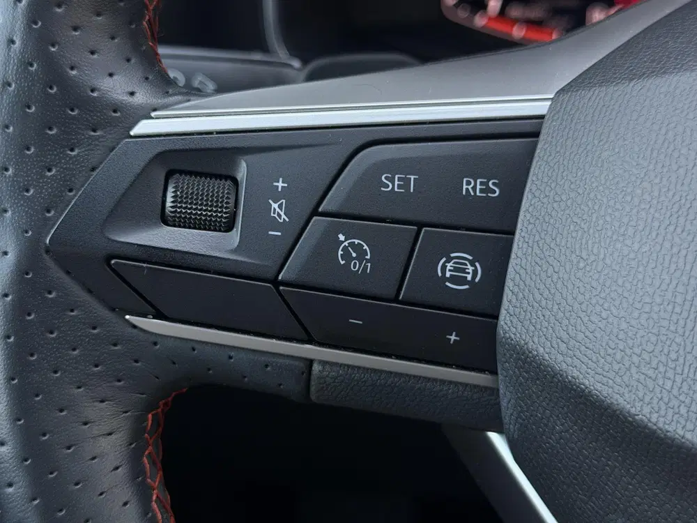 SEAT Leon 1.5 eTSI FR Pano uit 2022, foto 16