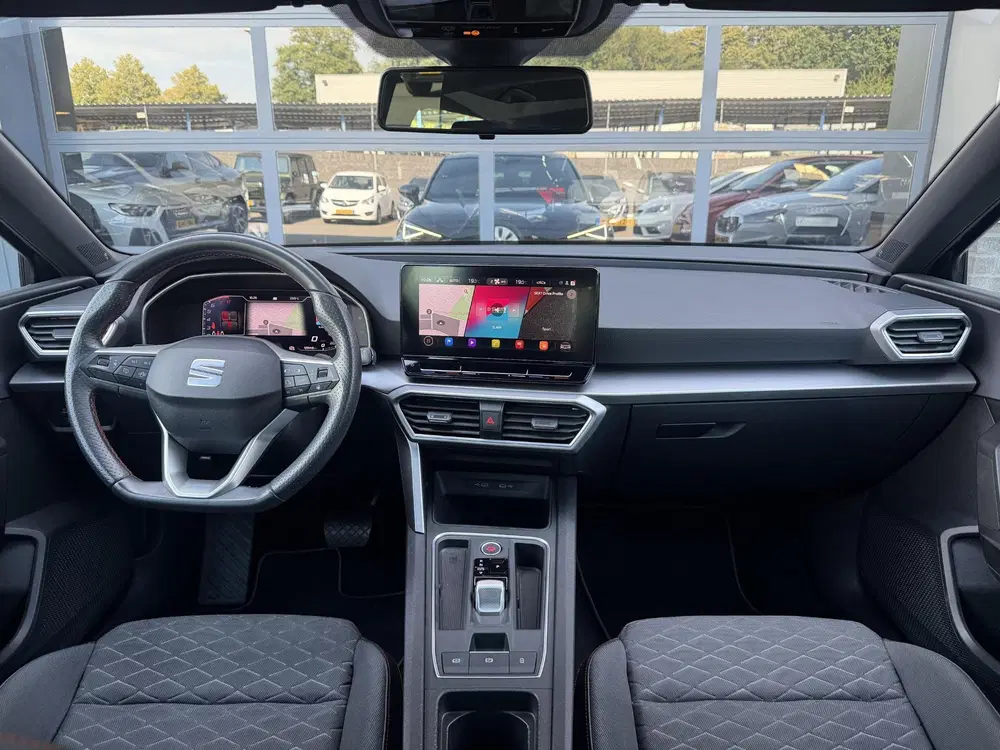 SEAT Leon 1.5 eTSI FR Pano uit 2022, foto 2
