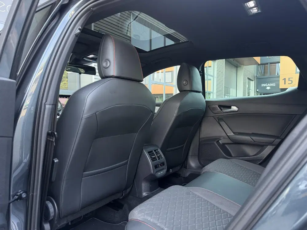 SEAT Leon 1.5 eTSI FR Pano uit 2022, foto 7