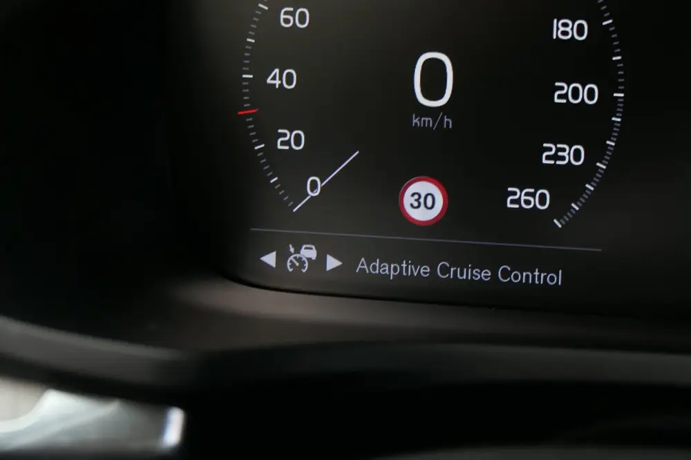 Volvo V60 2.0 T8 AWD Momentum Pro Pilot Assist uit 2019, foto 20
