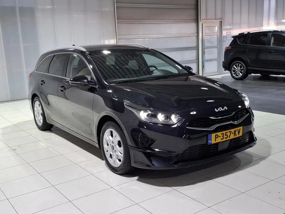 Kia Ceed 1.5 T-GDi DynamicPlusLine Stoel en Stuu uit 2022, foto 3