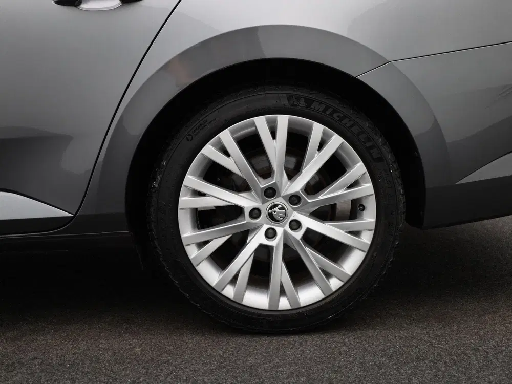 Skoda Superb 1.4 TSI iV Sportline Business uit 2023, foto 13