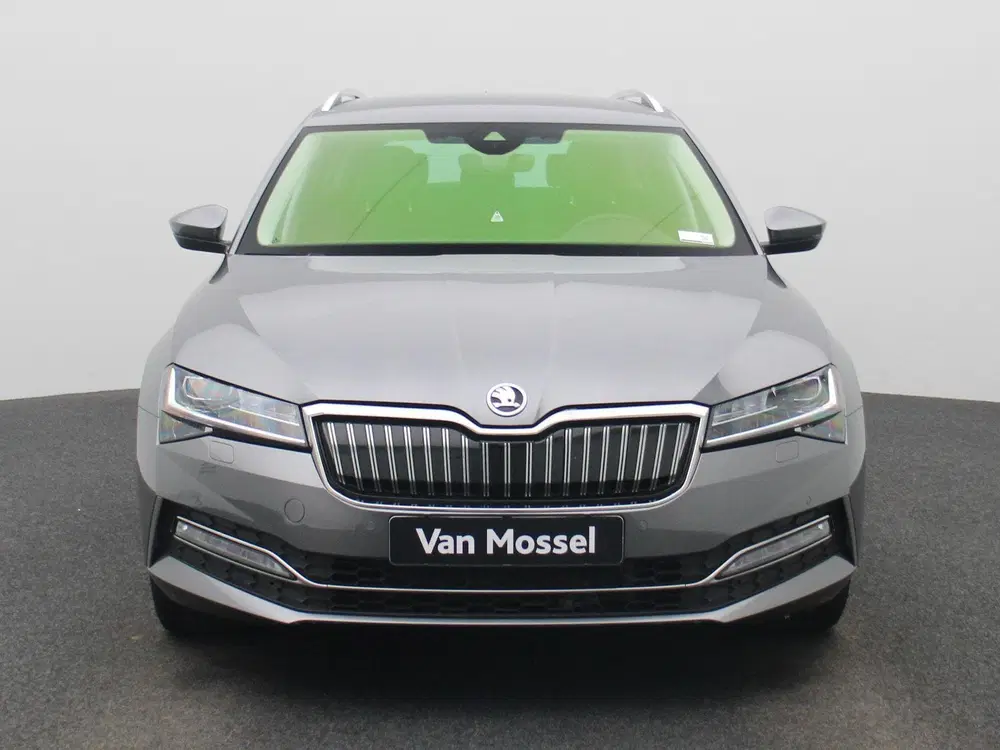 Skoda Superb 1.4 TSI iV Sportline Business uit 2023, foto 3
