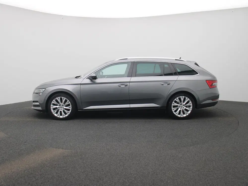 Skoda Superb 1.4 TSI iV Sportline Business uit 2023, foto 4