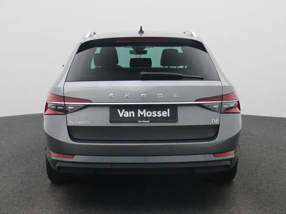 Skoda Superb 1.4 TSI iV Sportline Business uit 2023, foto 5