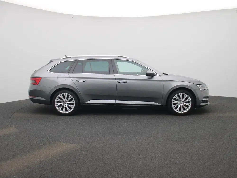 Skoda Superb 1.4 TSI iV Sportline Business uit 2023, foto 6