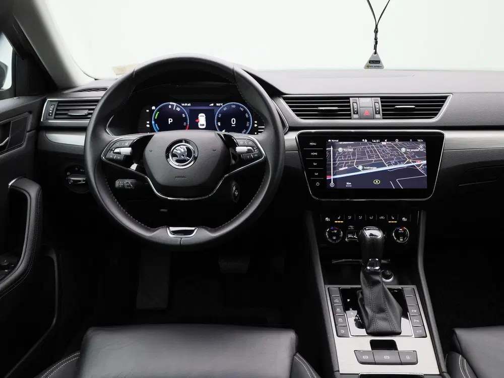 Skoda Superb 1.4 TSI iV Sportline Business uit 2023, foto 7