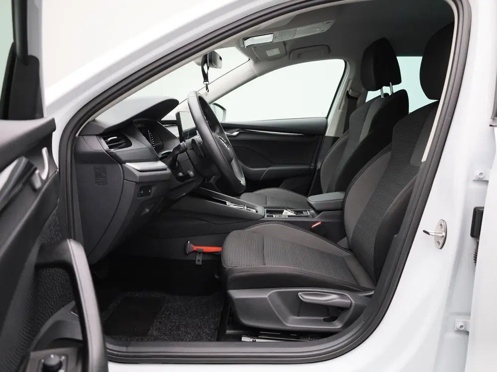 Skoda Octavia 1.5 TSI MHEV Business Edition 115 PK uit 2024, foto 11