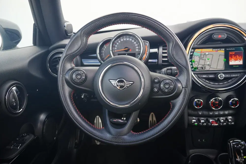 Mini John Cooper Works Cooper uit 2020, foto 10