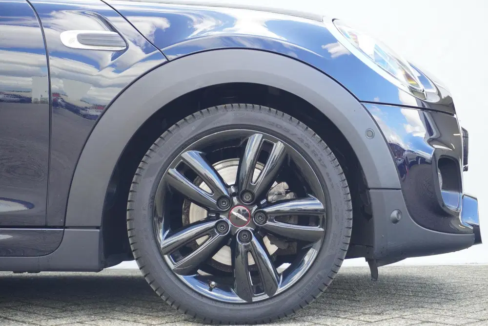Mini John Cooper Works Cooper uit 2020, foto 6