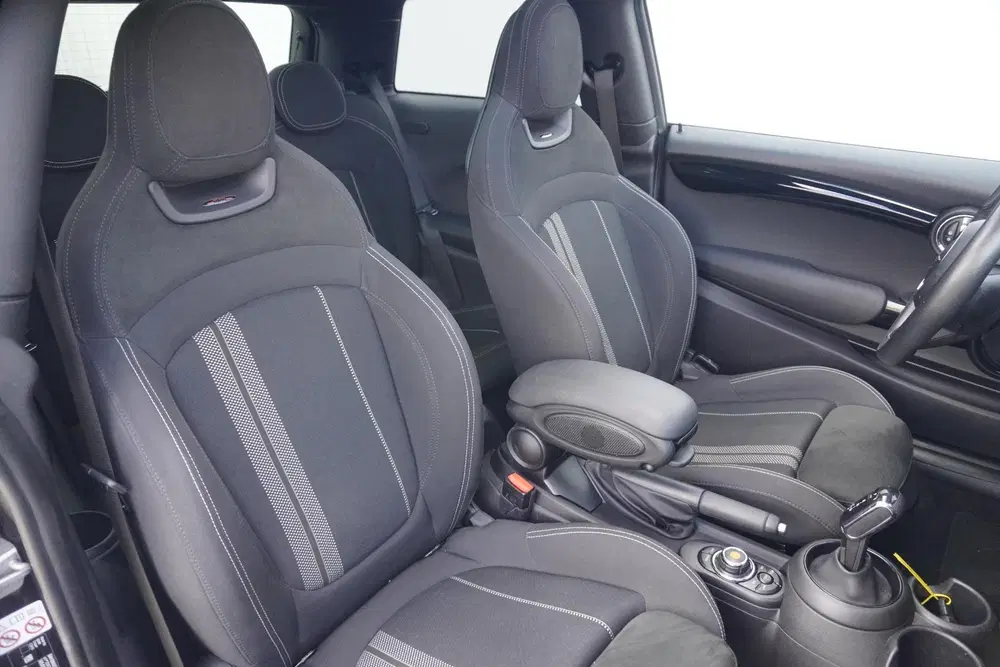 Mini John Cooper Works Cooper uit 2020, foto 7