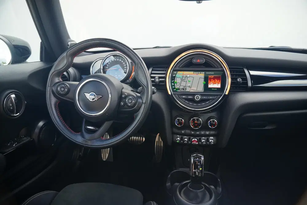Mini John Cooper Works Cooper uit 2020, foto 8
