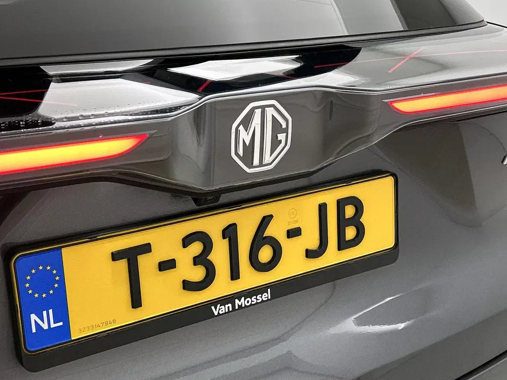 MG MG4 Luxury 64 kWh uit 2023, foto 13