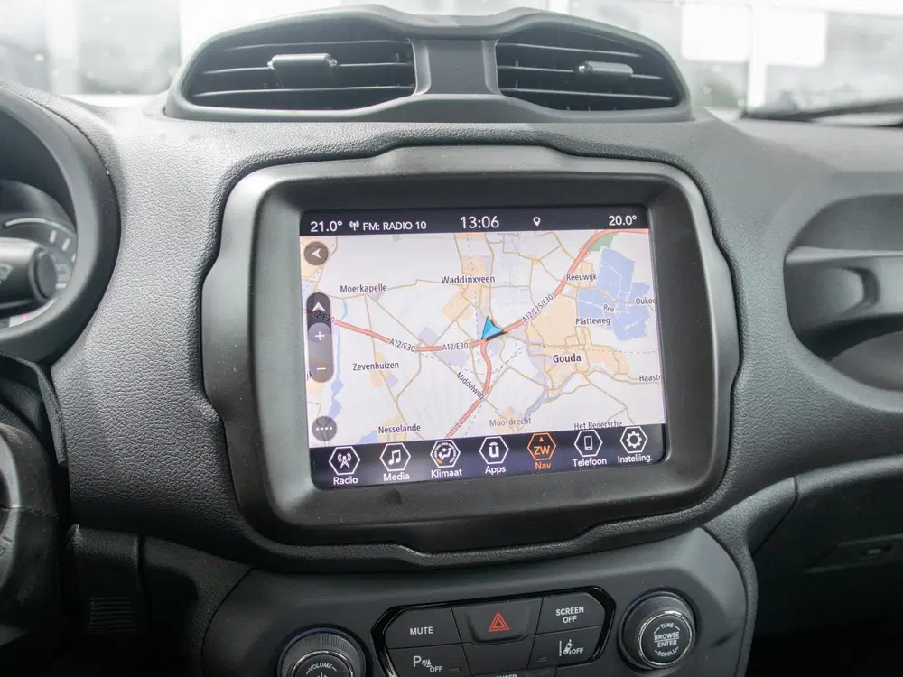 Jeep Renegade 4xe 240 Plug-in Hybrid Electric New Upland uit 2023, foto 15