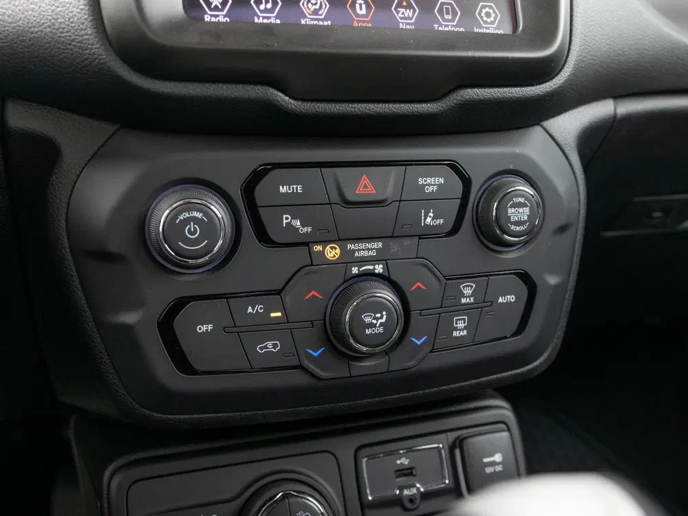 Jeep Renegade 4xe 240 Plug-in Hybrid Electric New Upland uit 2023, foto 17