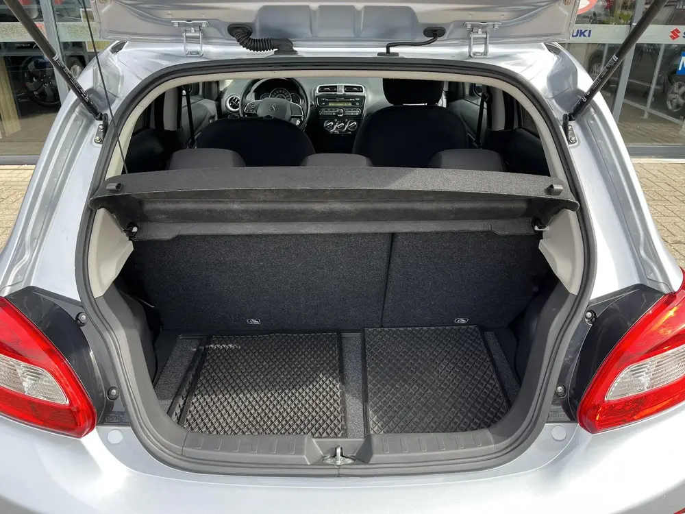 Mitsubishi Space Star 1.0 Intense Automaat uit 2019, foto 16