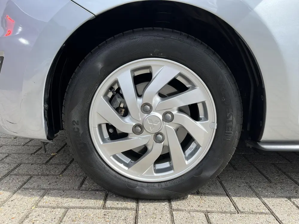 Mitsubishi Space Star 1.0 Intense Automaat uit 2019, foto 7