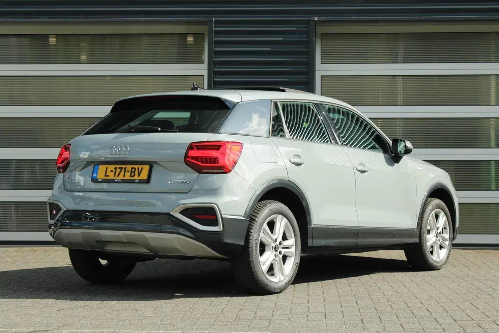 Audi Q2 30 TFSI 110pk Business Edition uit 2021, foto 2