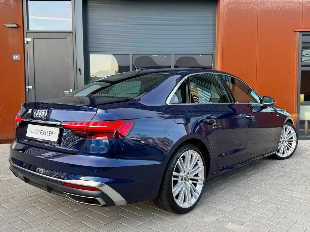 Audi A4 35 TFSI S edition uit 2020, foto 2
