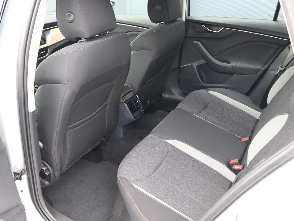 Skoda Kamiq 1.0 TSI 110 pk Style uit 2022, foto 19