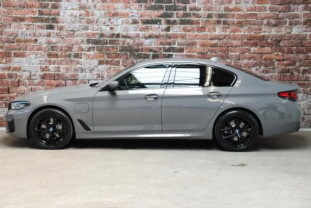 BMW 5-serie 530e High Executive M Sport Pakket Automaa uit 2022, foto 3