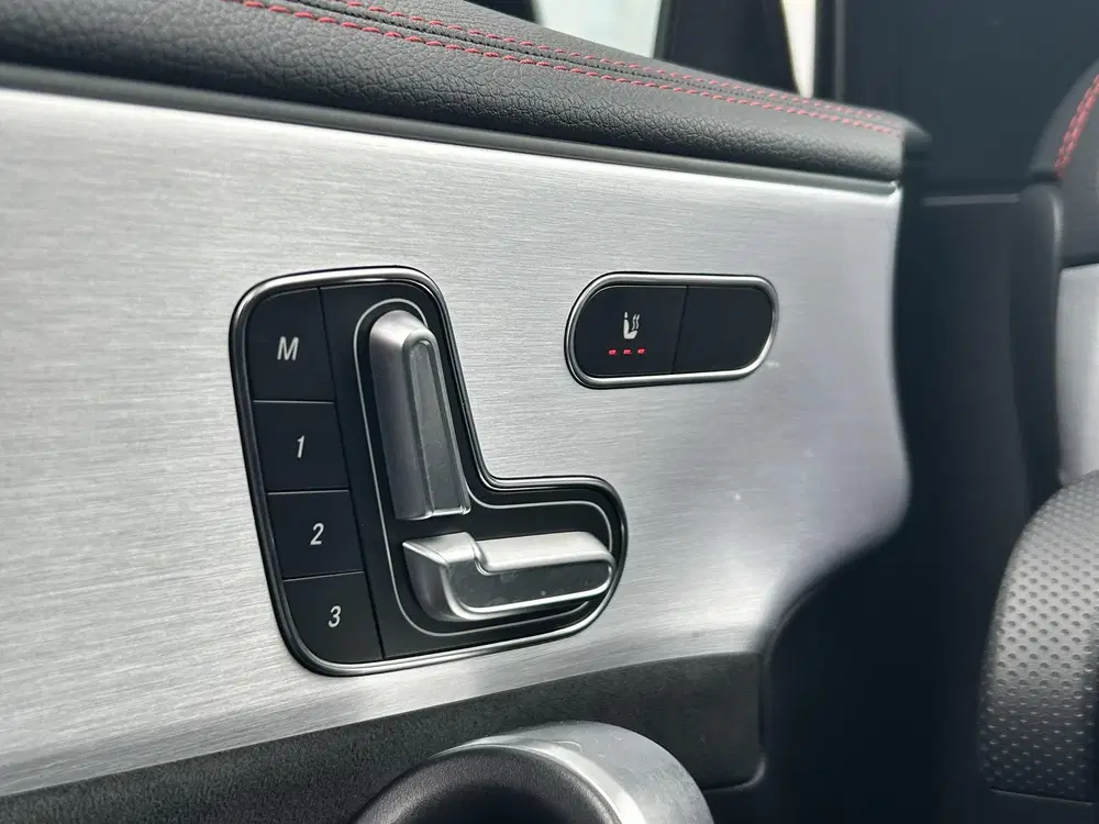 Mercedes-Benz CLA 250 e Premium Plus uit 2021, foto 12
