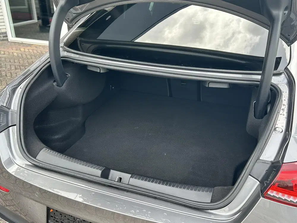 Mercedes-Benz CLA 250 e Premium Plus uit 2021, foto 17