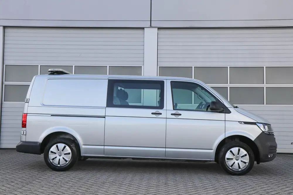 Volkswagen Transporter 2.0 TDI 110pk L2H1 28 DC Comfortline uit 2024, foto 3