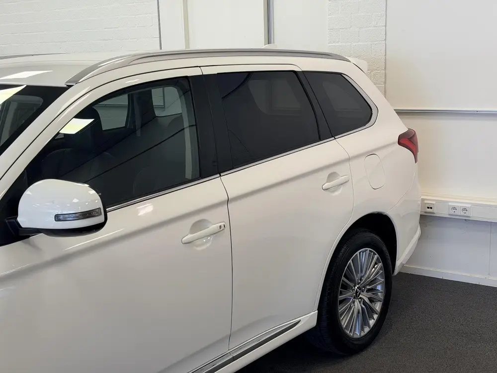 Mitsubishi Outlander 2.4 PHEV S-Edition | Trekhaak | uit 2019, foto 12