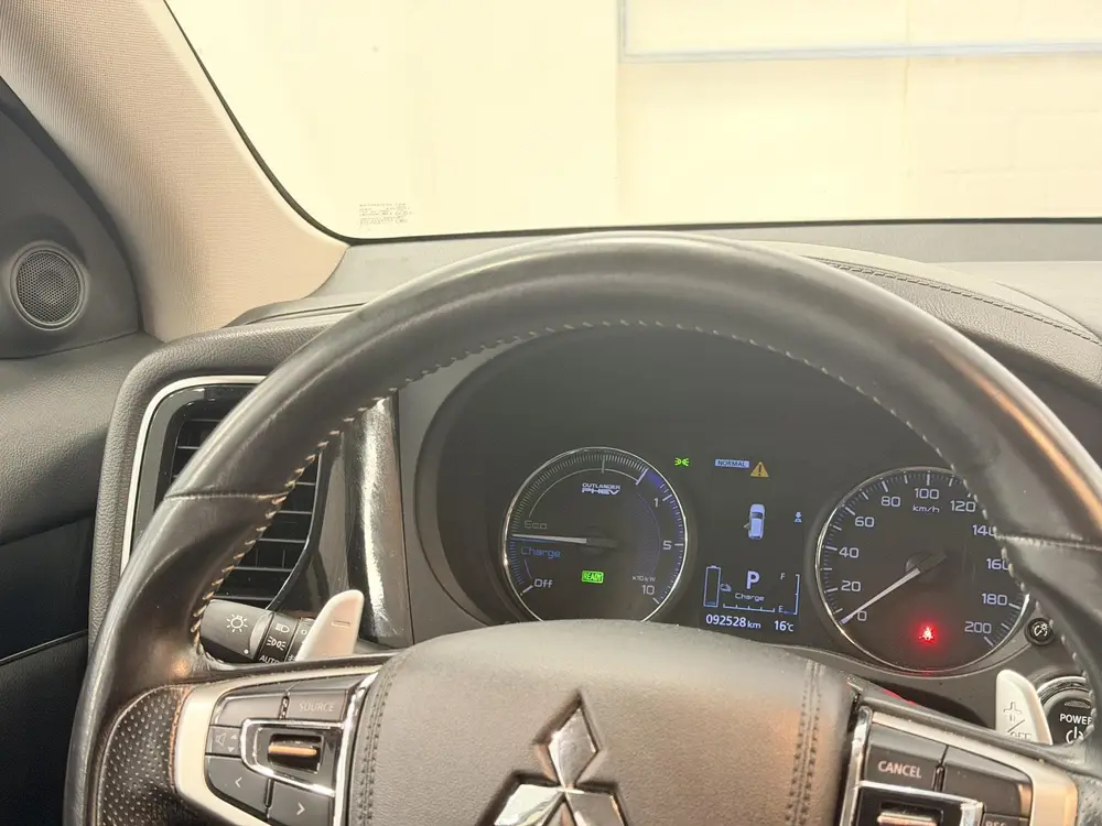 Mitsubishi Outlander 2.4 PHEV S-Edition | Trekhaak | uit 2019, foto 17