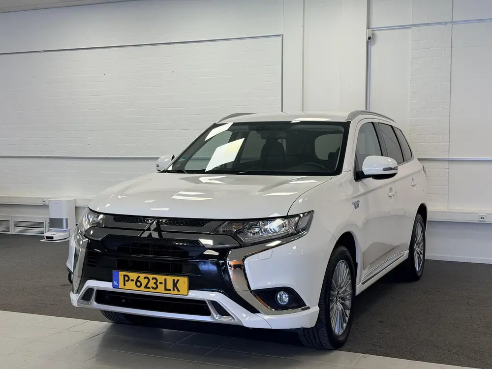 Mitsubishi Outlander 2.4 PHEV S-Edition | Trekhaak | uit 2019, foto 18