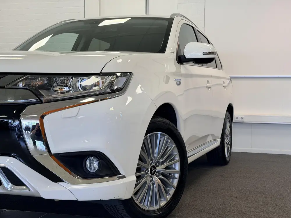 Mitsubishi Outlander 2.4 PHEV S-Edition | Trekhaak | uit 2019, foto 2