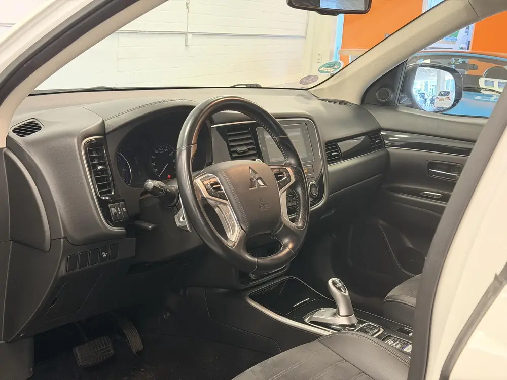 Mitsubishi Outlander 2.4 PHEV S-Edition | Trekhaak | uit 2019, foto 5