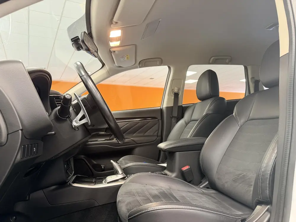 Mitsubishi Outlander 2.4 PHEV S-Edition | Trekhaak | uit 2019, foto 7