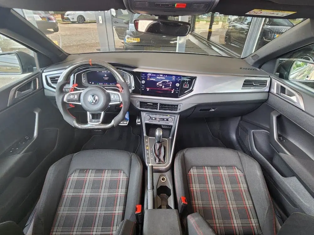Volkswagen POLO 2.0 TSI GTI, Virtual, Panoramadak, 18 inch uit 2020, foto 3