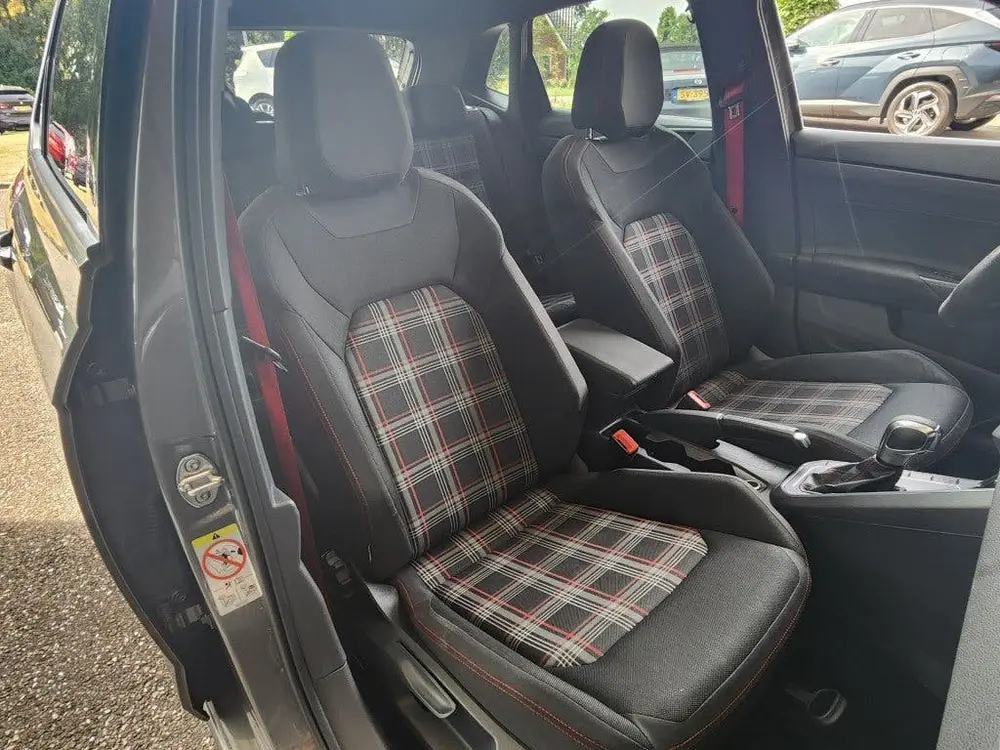 Volkswagen POLO 2.0 TSI GTI, Virtual, Panoramadak, 18 inch uit 2020, foto 5