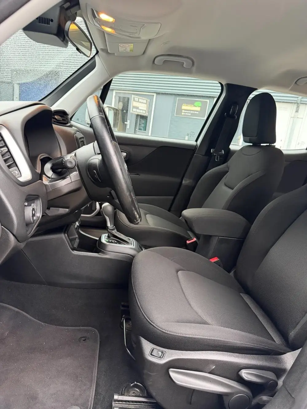 Jeep Renegade 1.3T Limited uit 2019, foto 18
