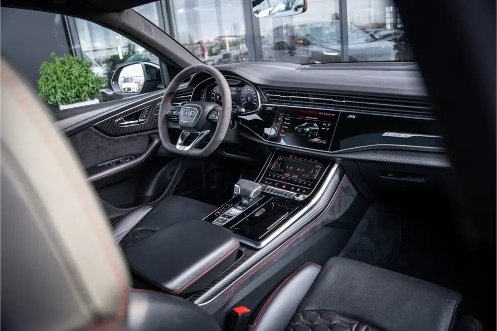 Audi RS Q8 4.0 TFSI quattro uit 2020, foto 10