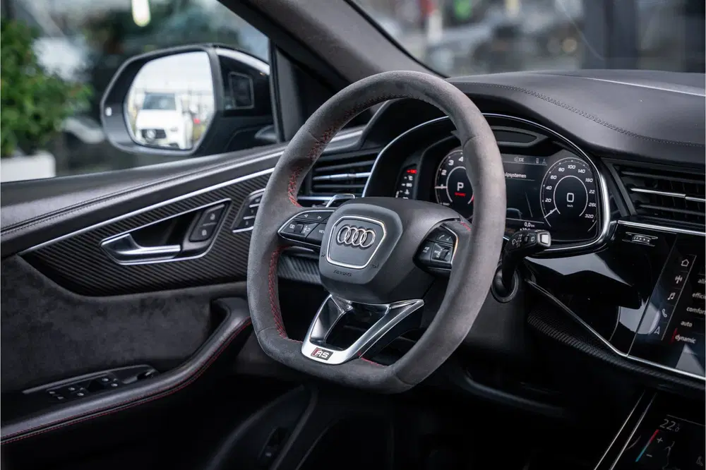 Audi RS Q8 4.0 TFSI quattro uit 2020, foto 11