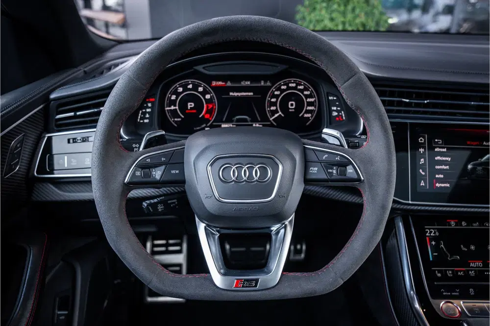 Audi RS Q8 4.0 TFSI quattro uit 2020, foto 12