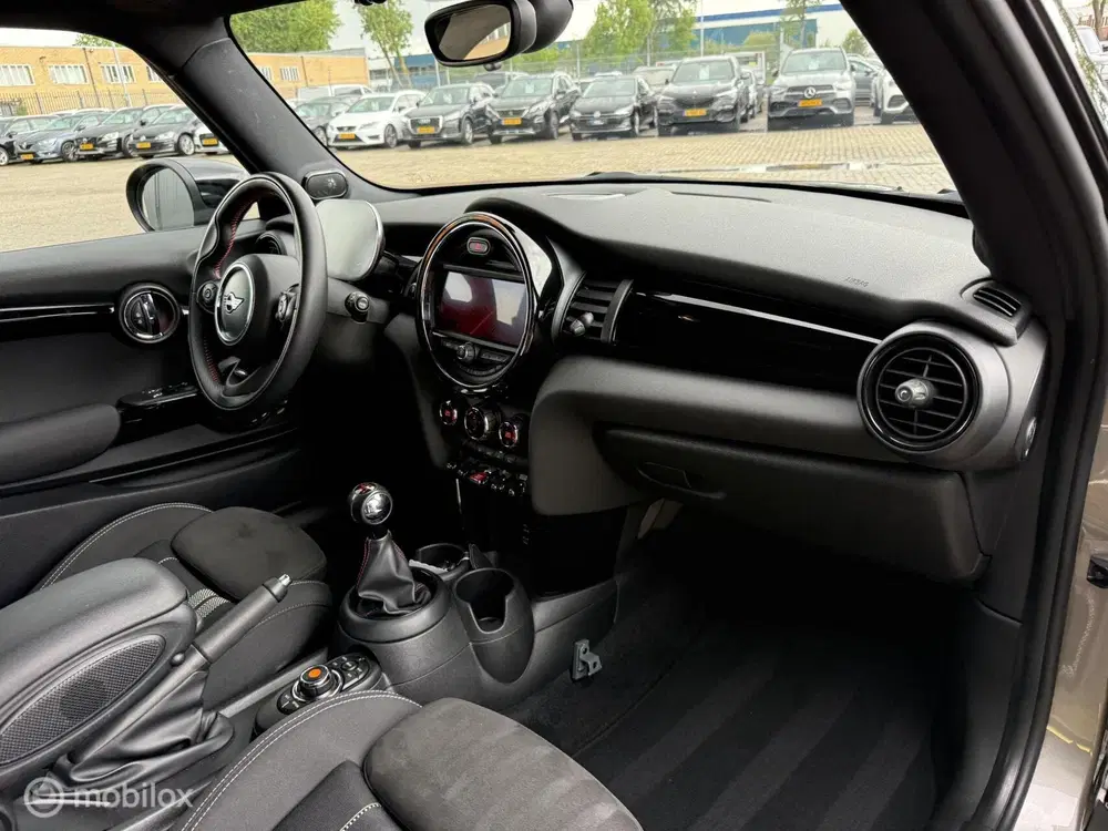 Mini John Cooper Works 1.5 Cooper John Cooper Works BOMVOL JCW uit 2021, foto 13