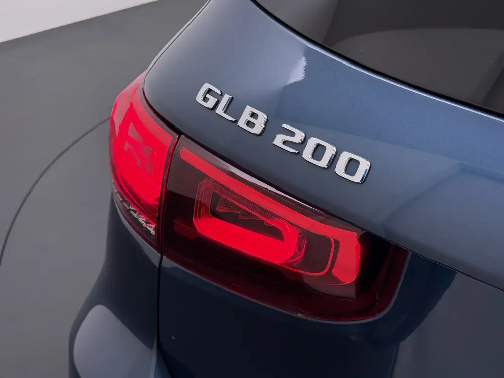 Mercedes-Benz GLB 200 AMG 7-zits uit 2021, foto 3