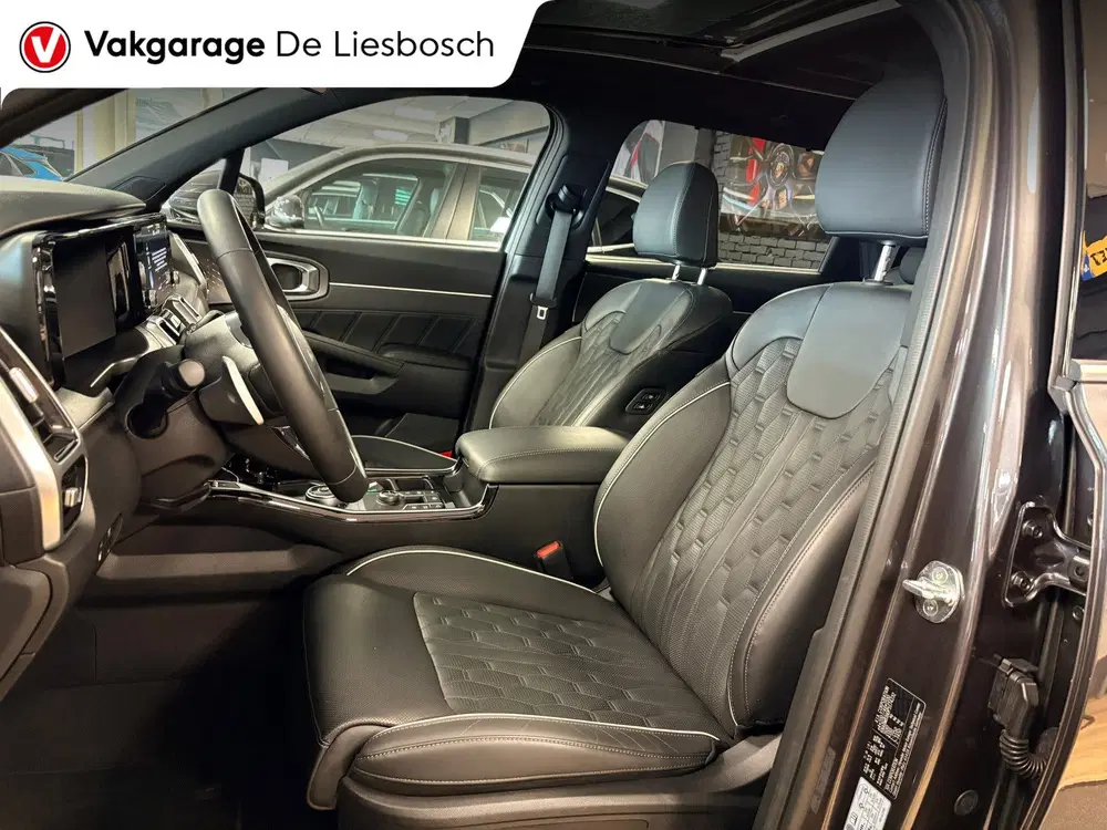 Kia Sorento 1.6 T-GDI Plug-in Hybrid 4WD ExecutiveLine uit 2023, foto 17