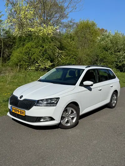 Skoda Fabia 1.0 TSI 70kW Ambition Automaat (bj 2021) uit 2021