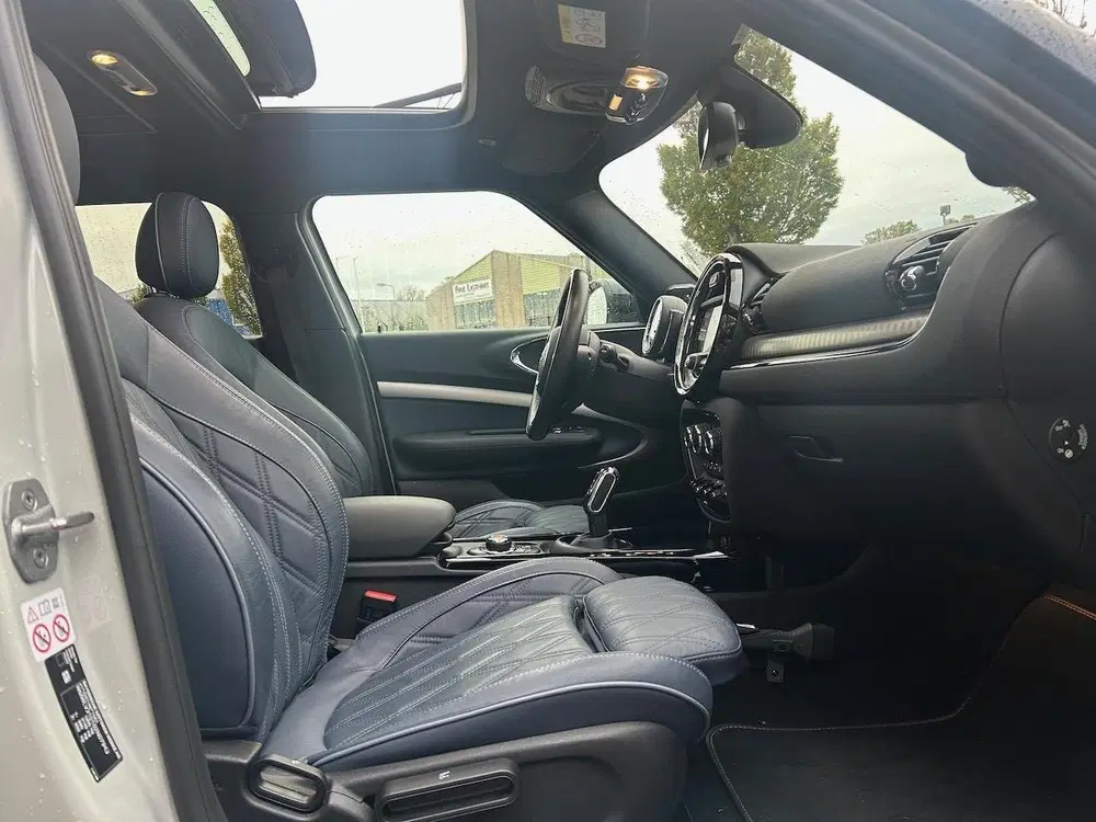 Mini Clubman 1.5 Cooper Richmond Park Edition AUT uit 2020, foto 2