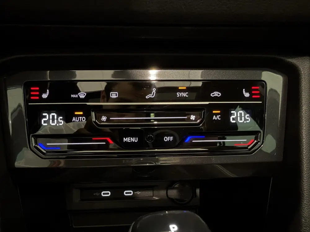 Volkswagen Tiguan 1.5 TSI R-Line | Panoramdak | Trekhaak | D uit 2022, foto 13